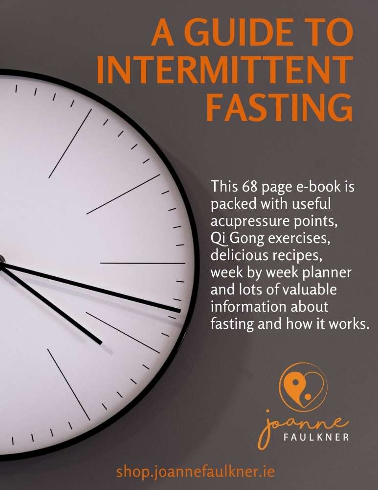 A practical guide to intermittent fasting through the lens of Chinese Medicine, supporting energy, digestion, cellular renewal and healthy longevity.